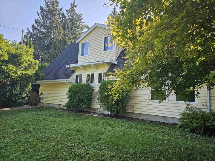 Property Photo: 19850 48 Avenue BC V3A 3L1