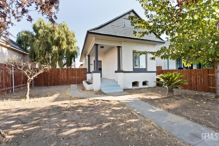 Property Photo:  920 Kentucky Street  CA 93305 