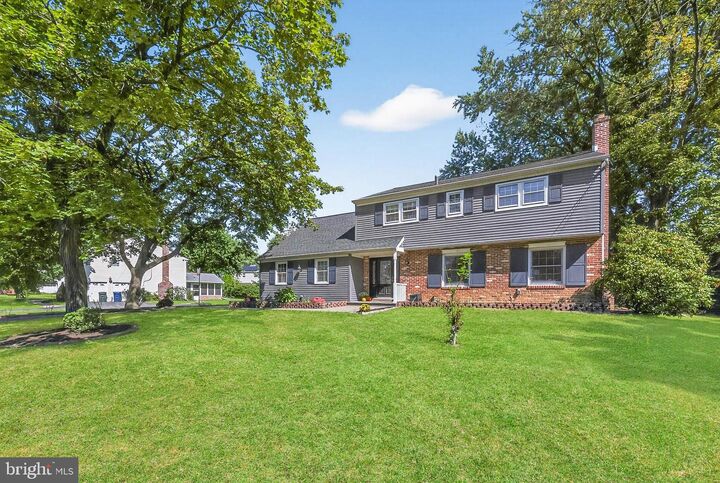 Property Photo: 202 Garnet Lane PA 19086