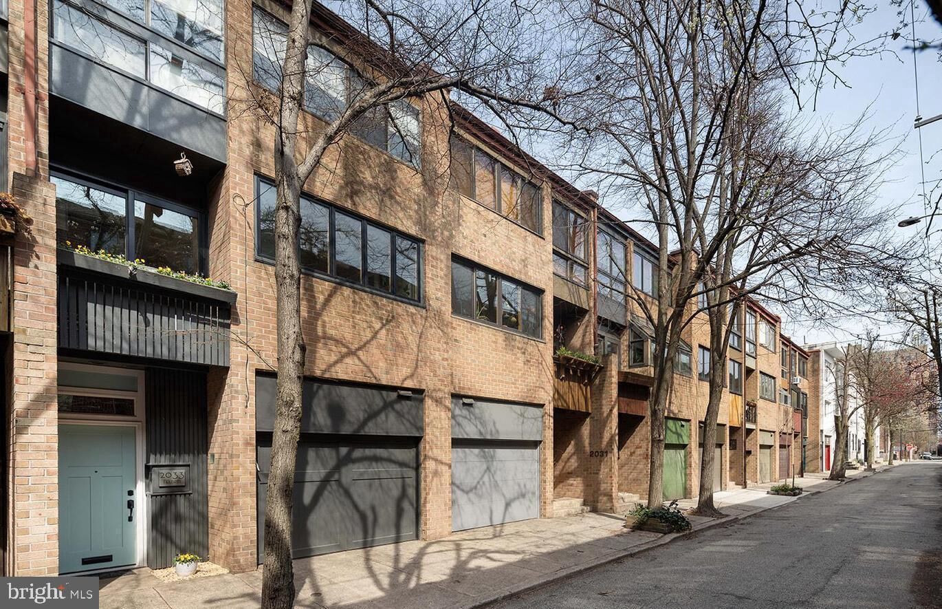 Property Photo:  2033 Naudain Street  PA 19146 