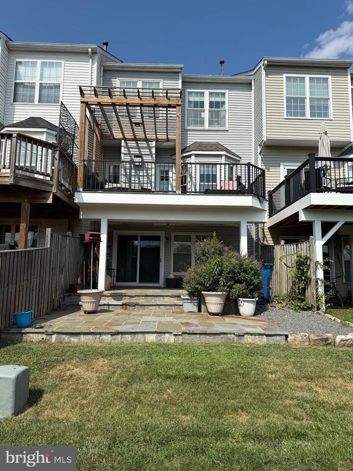 Property Photo:  44135 Tippecanoe Terrace  VA 20147 