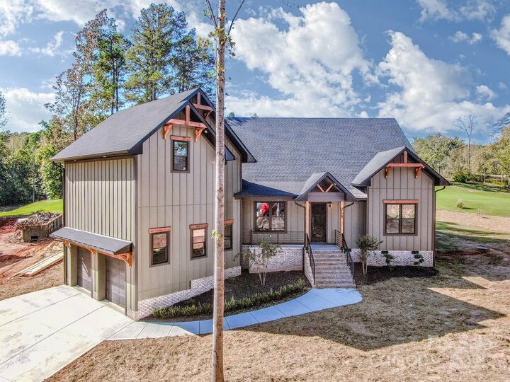 Property Photo: 268 Broken Arrow Drive NC 28677