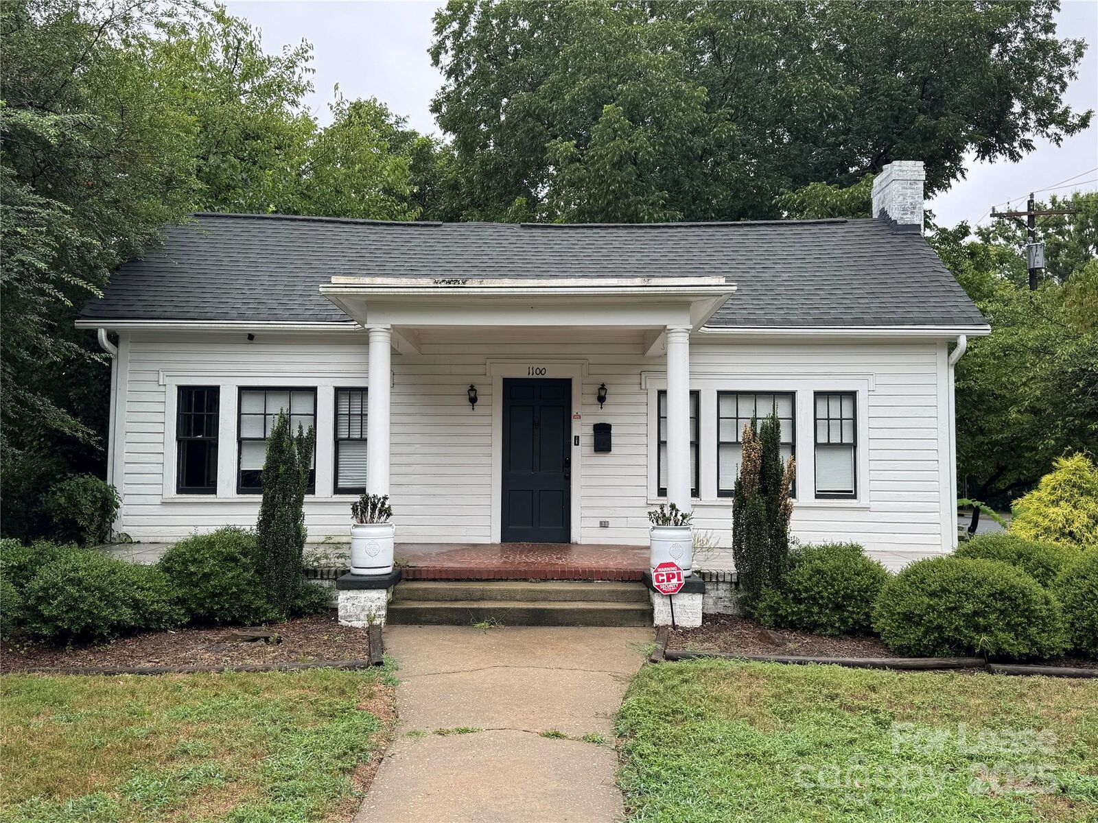 Property Photo: 1100 Herrin Avenue NC 28205