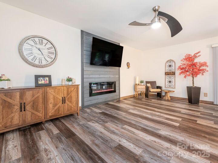 Property Photo:  8340 Meadow Lakes Drive  NC 28210 