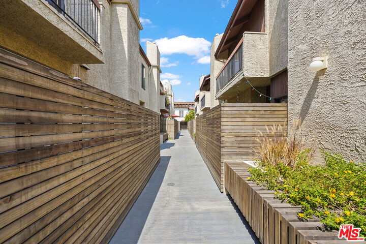 Property Photo: 1655 Greenfield Ave CA 90025