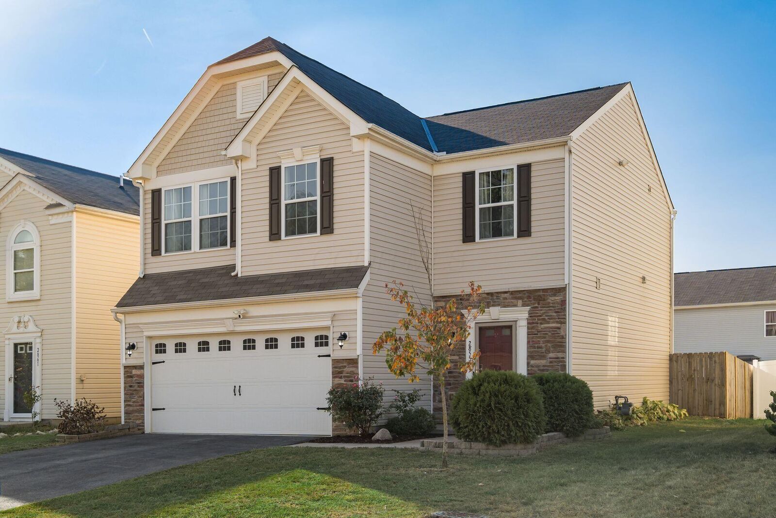 Property Photo:  2855 Sussex Place Drive  OH 43123 