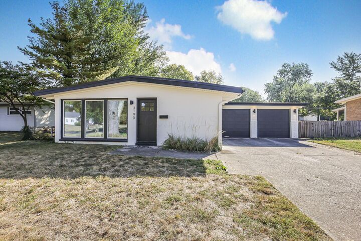 3190 Kioka Avenue  Columbus OH 43221 photo
