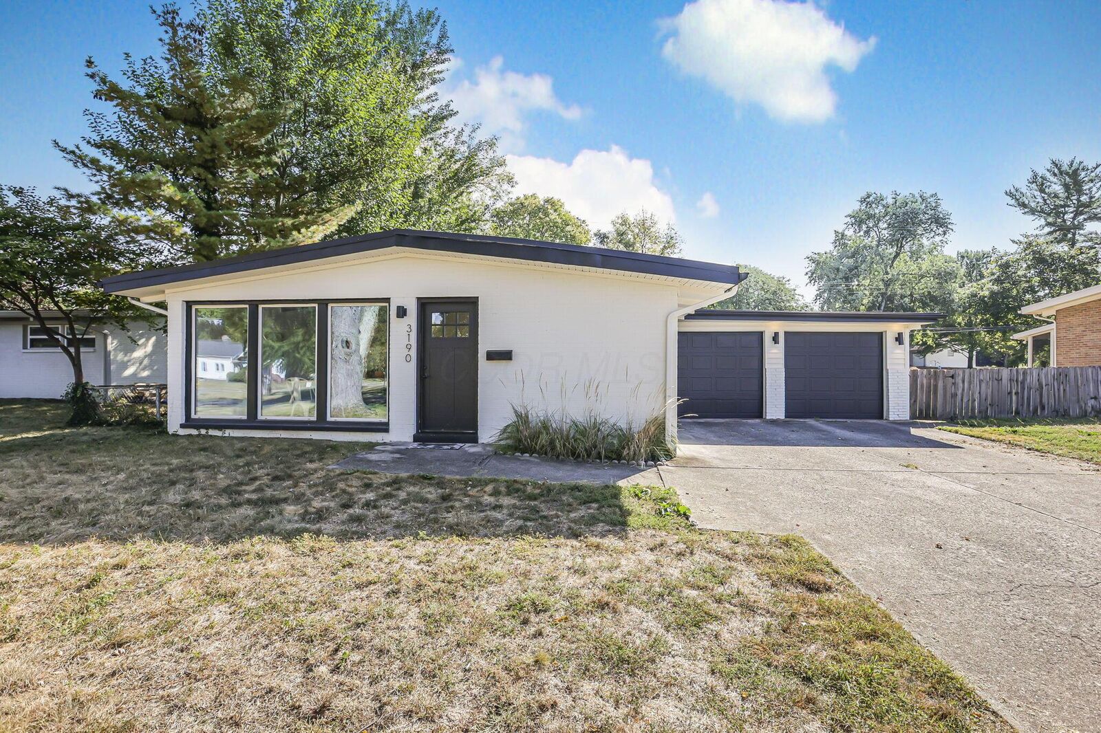 Property Photo: 3190 Kioka Avenue OH 43221