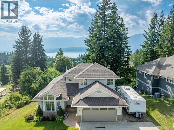 Property Photo:  2541 25 Street Northeast  BC V1E 2Z7 