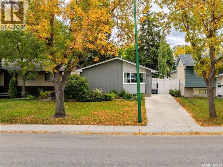 Property Photo:  2027 Dewdney Avenue E  SK S4N 4C3 
