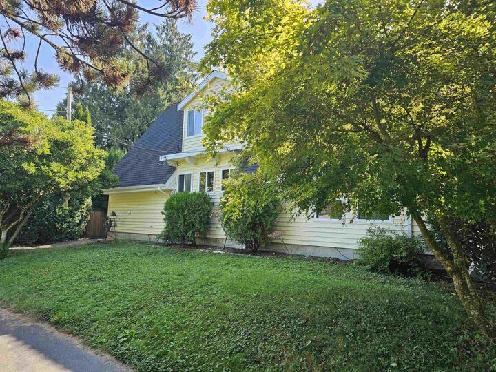 Property Photo: 19850 48 Avenue BC V3A 3L1