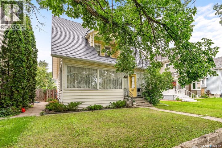 Property Photo:  1218 1st Avenue NW  SK S6H 3N6 