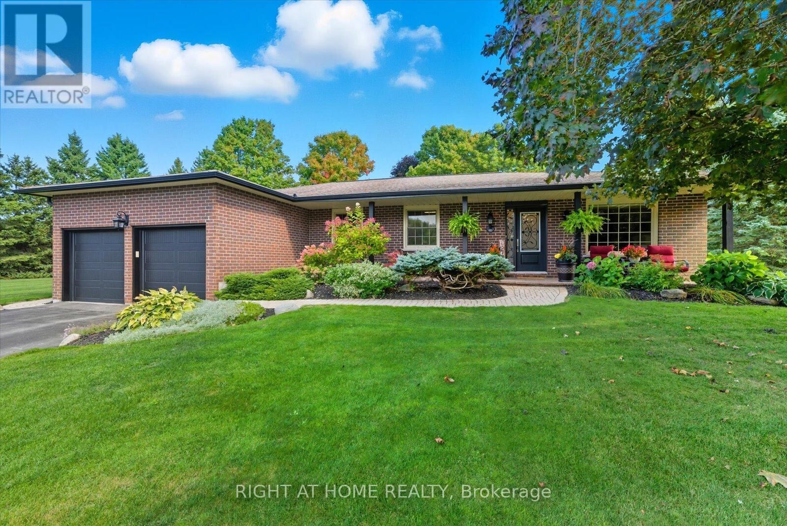 Property Photo:  620 Alma Street  ON L9L 1C5 