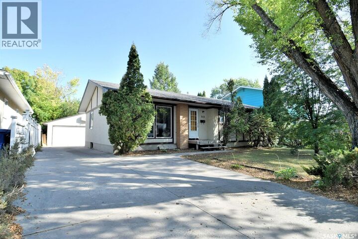 Property Photo:  352 Carleton Drive  SK S7H 4C1 