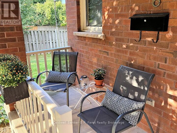 Property Photo: 622 Wharncliffe Rd. South Road 6 ON N6J 2N4