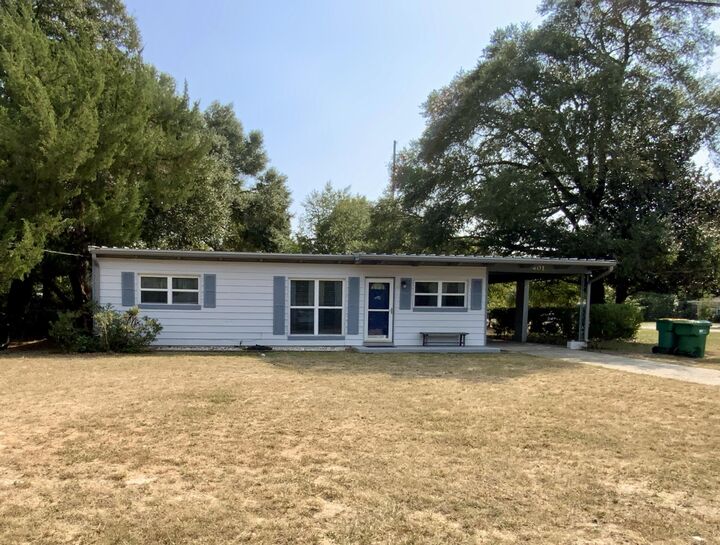 Property Photo: 401 Gerold Street FL 32547