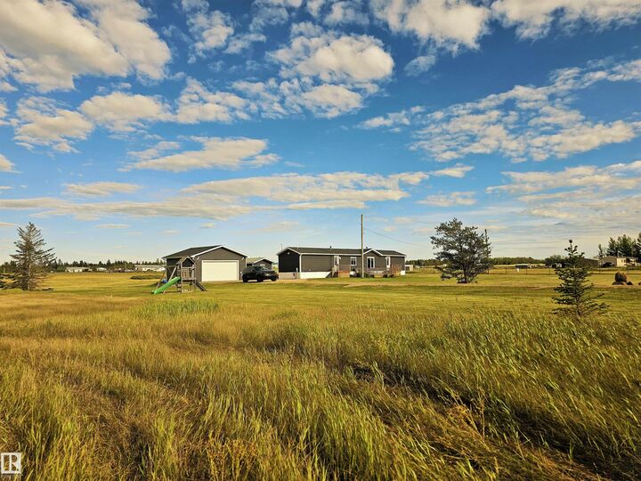 Richfield Road 42  Rural Sturgeon County AB T0G 1L2 photo