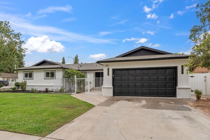 Property Photo:  3045 W Celeste Avenue  CA 93711