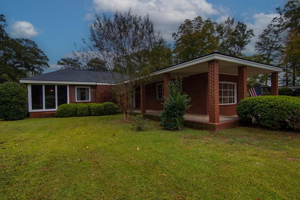 Property Photo:  1410 Roper Avenue  GA 31833 