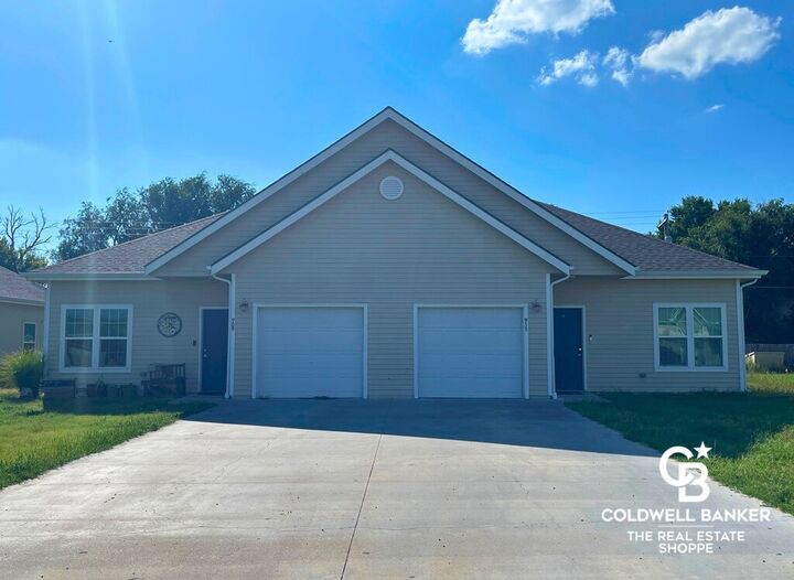 905 N Sunflower Lane  Ulysses KS 67880 photo
