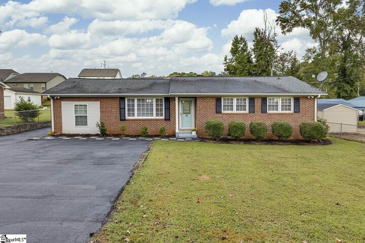 15 Strawberry Drive  Greenville SC 29617 photo