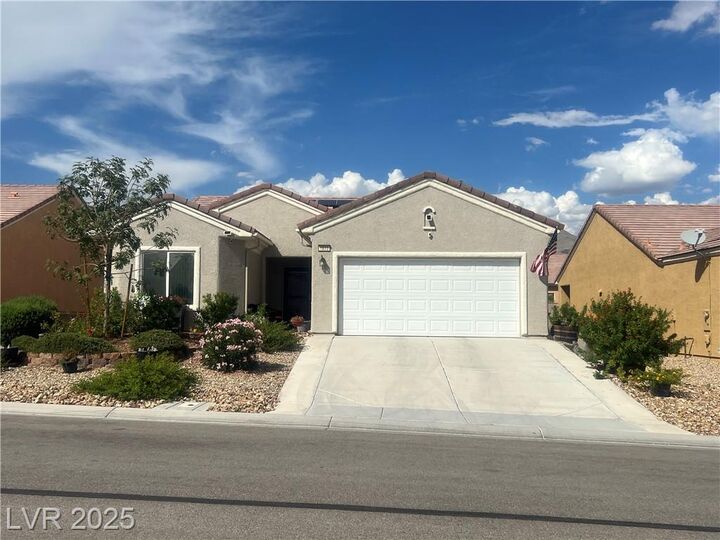 Property Photo: 2822 Horned Owl Way NV 89084