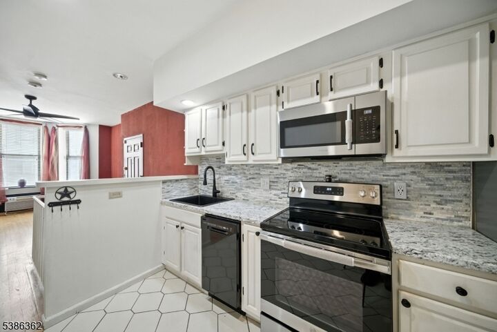 Property Photo:  224 48th Street 1G  NJ 07087 