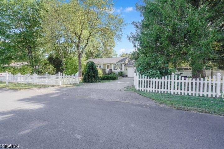 Property Photo:  21 Moosepac Ln  NJ 07438 