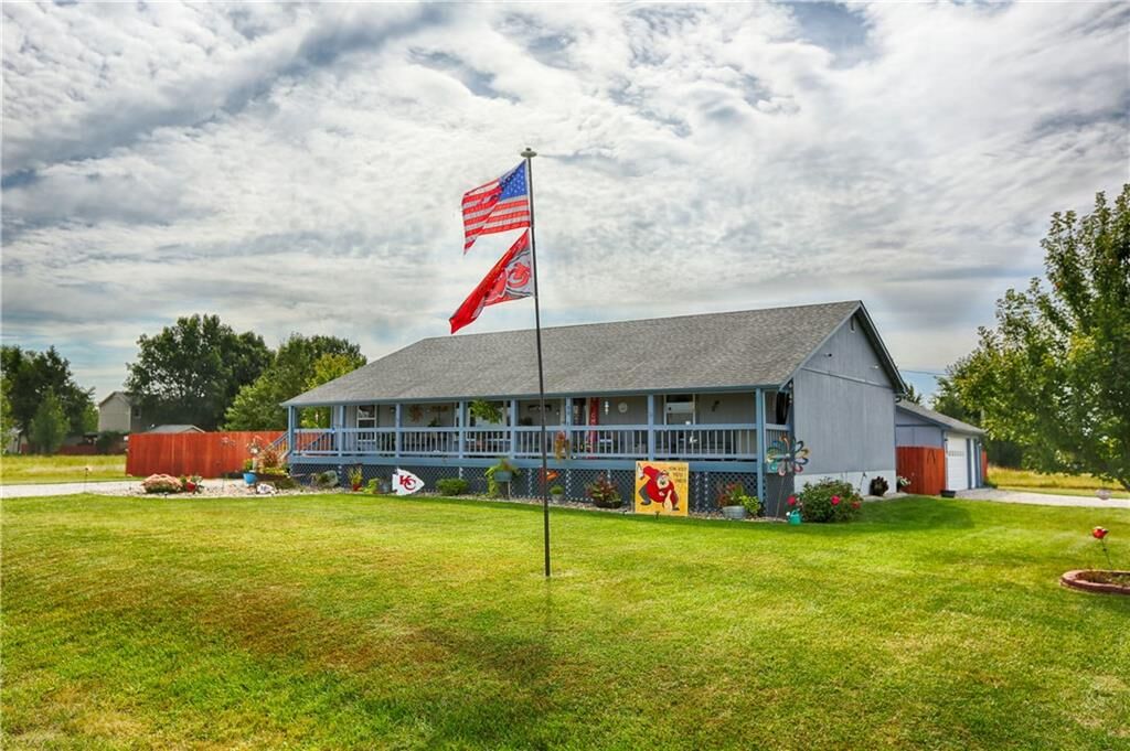 Property Photo:  90 Ravens Roost Drive  KS 66040 