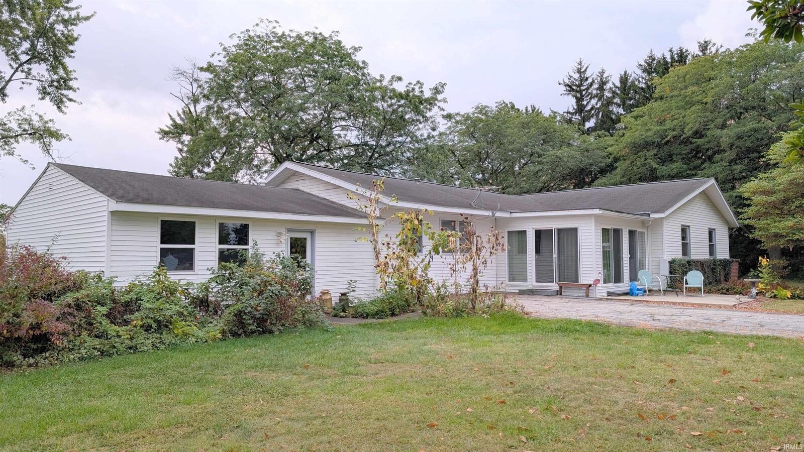 Property Photo: 1540 Western Avenue IN 46714