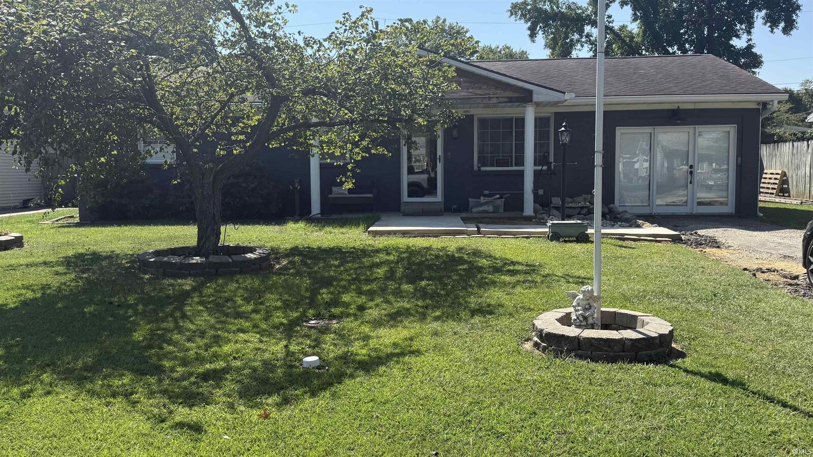 Property Photo: 7517 Bayard Park Drive IN 47715