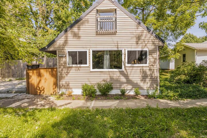 Property Photo: 618 W Howe Street IN 47403-2231