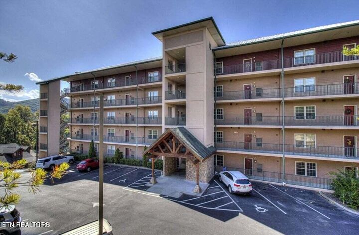 410 Big Bear Way 2005  Pigeon Forge TN 37863 photo