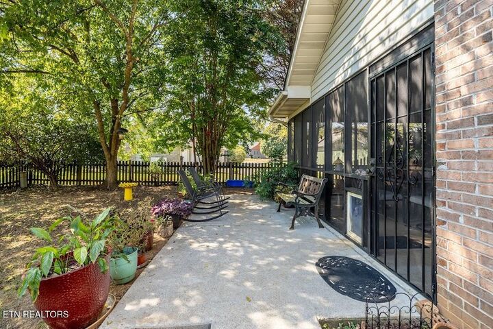 Property Photo: 1205 N Wingate Way TN 37803
