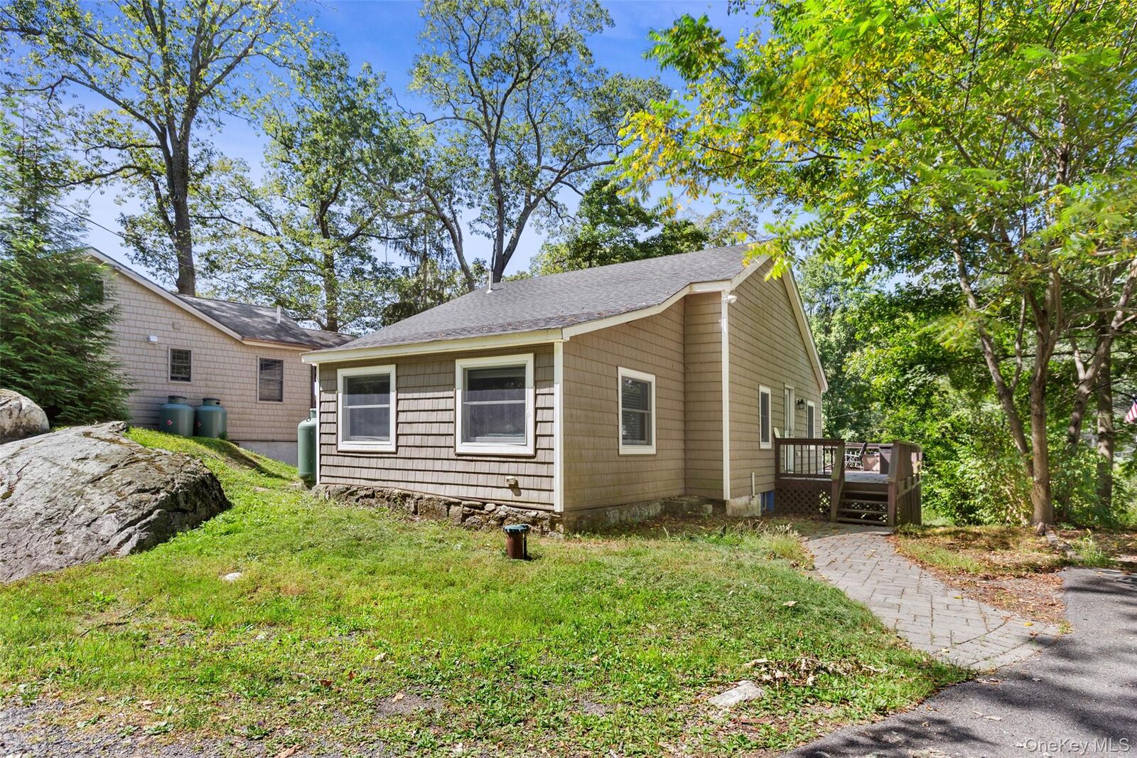Property Photo:  9 Oakdale Road  NY 10579 