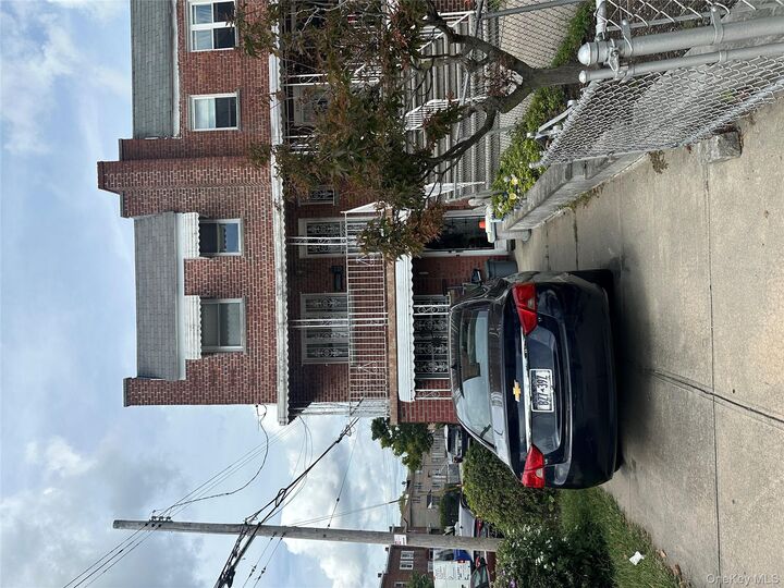 Property Photo:  3563 Laconia Avenue  NY 10469 