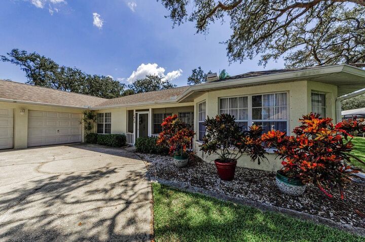 Property Photo:  1611 Gulf Beach Boulevard  FL 34689 