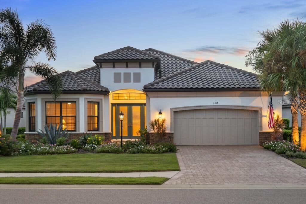 Property Photo: 4818 Cabreo Court FL 34211