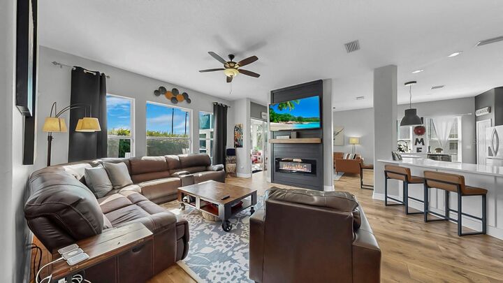 Property Photo:  13010 Gleneagles Place  FL 33579 