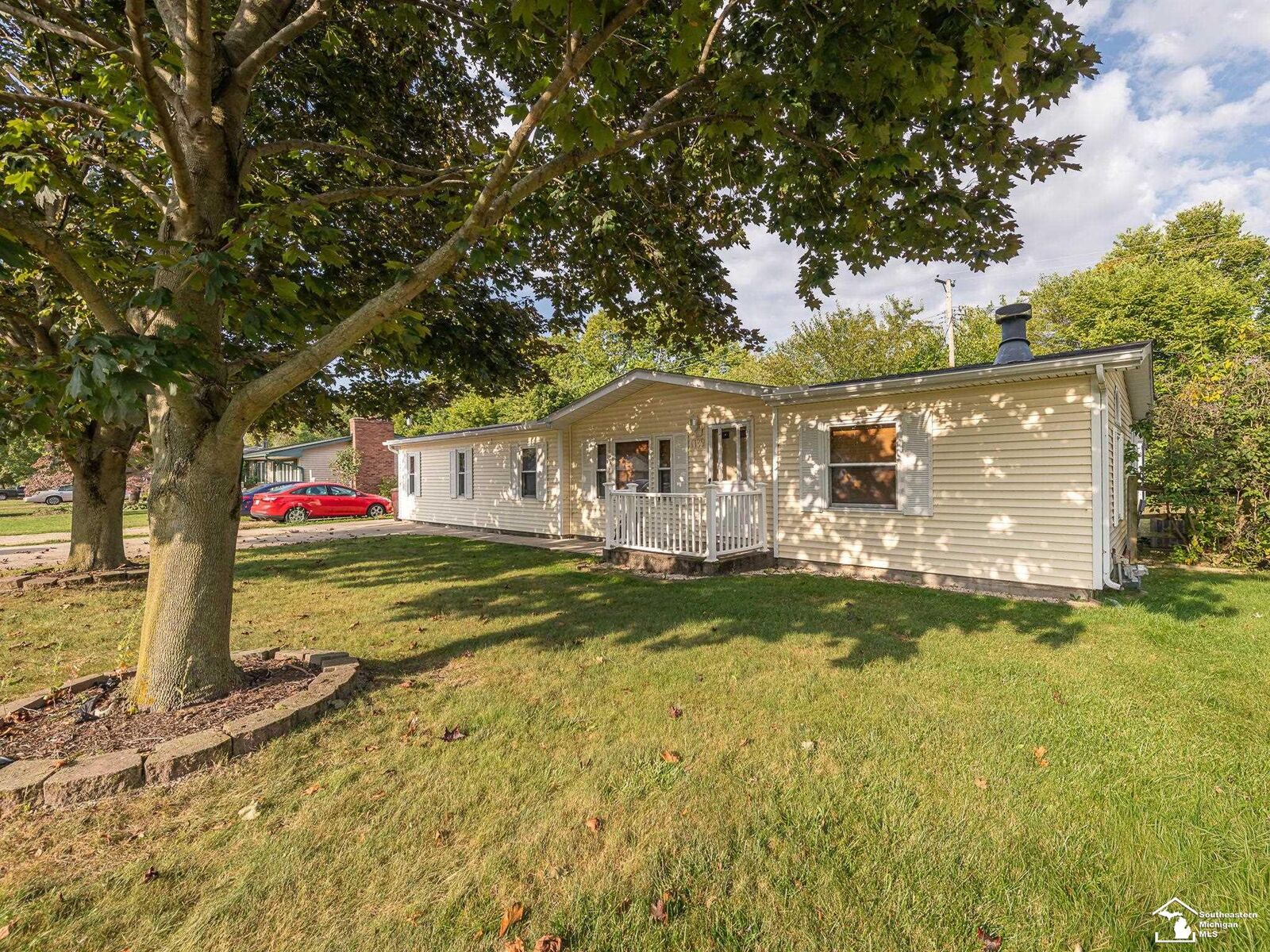 Property Photo:  1189 Sunset Boulevard  MI 48162 