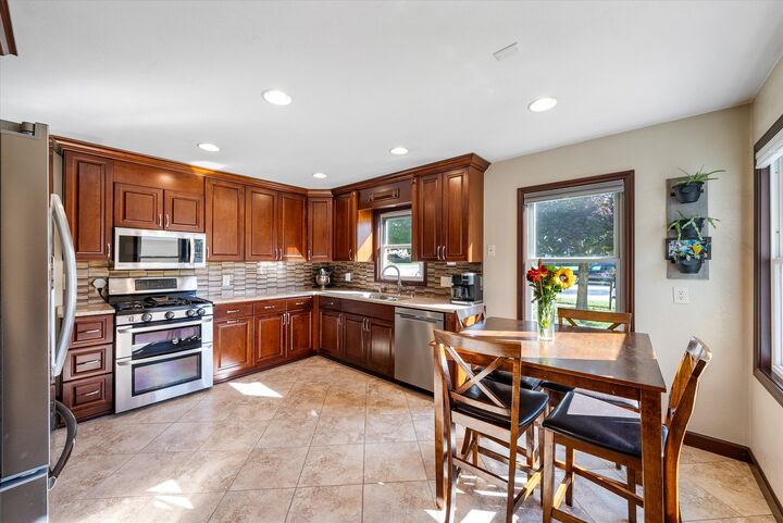 Property Photo:  260 S Silverbrook Dr  WI 53095 