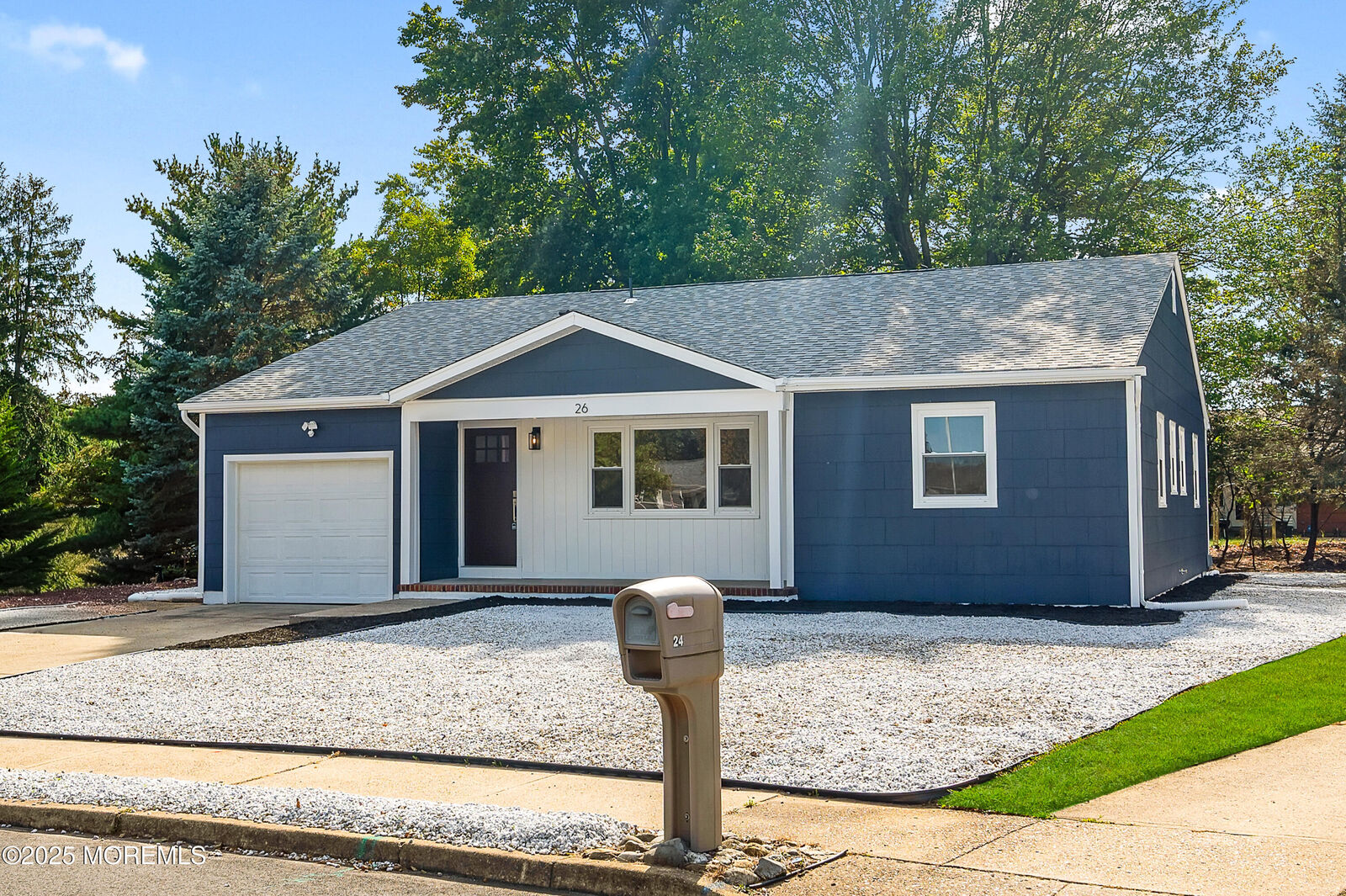 Property Photo:  26 Salisbury Court  NJ 08757 