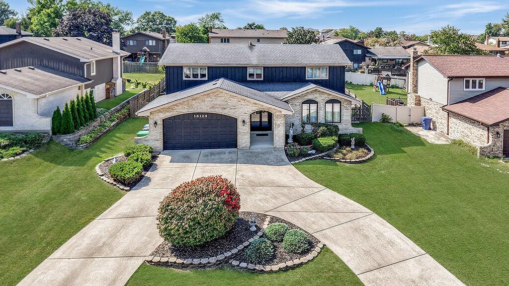 Property Photo:  14124 Pheasant Lane  IL 60467