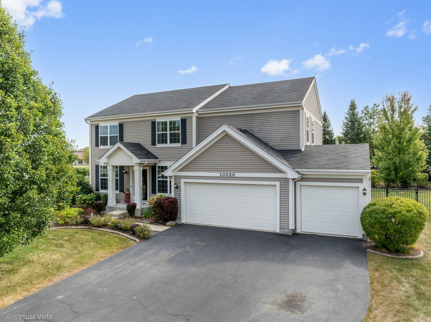 Property Photo:  10020 Berkshire Lane  IL 60142 