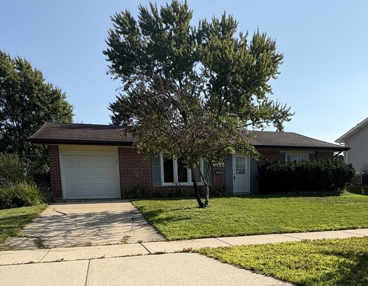 Property Photo:  1445 Nottingham Lane  IL 60169 