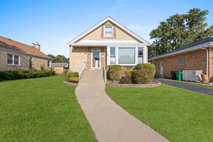 1907 Suffolk Avenue  Westchester IL 60154 photo