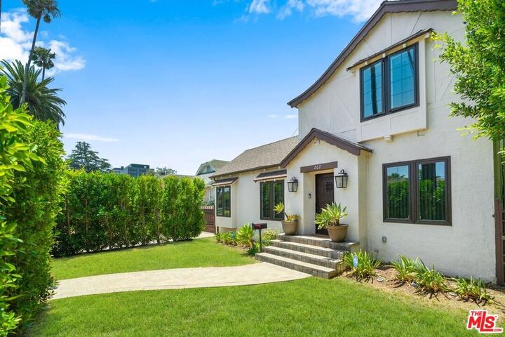 207 N Doheny Drive  Beverly Hills CA 90211 photo