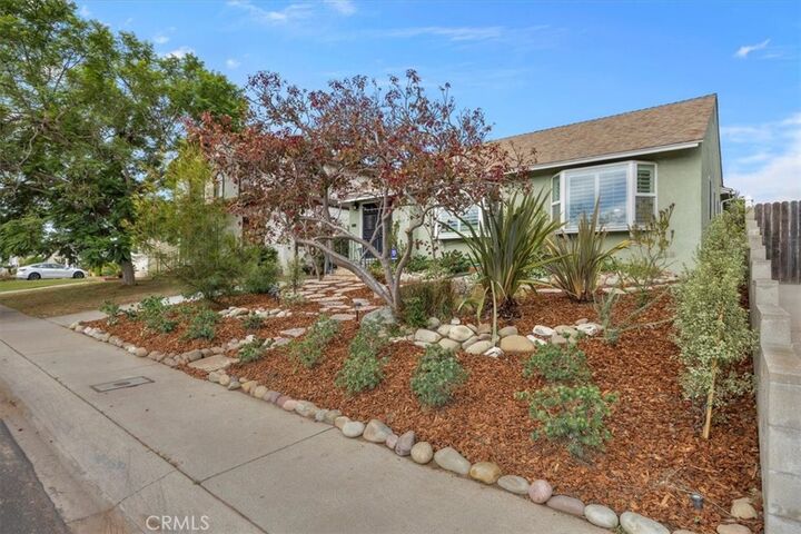 Property Photo:  7817 Truxton Ave  CA 90045 