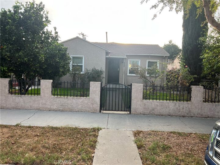 Property Photo: 7116 Eastondale Avenue CA 90805