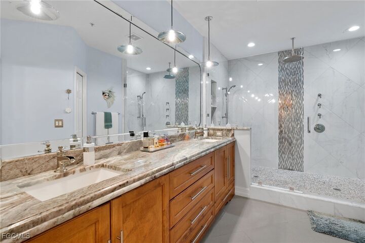 Property Photo:  945 Eastham Way H202  FL 34104 